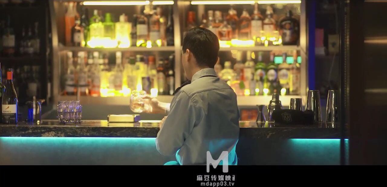 -麻豆传媒系列连续剧【妖女榨汁】1-4集4部,番外篇1部妖女榨汁篇章4-苏语棠 管明美