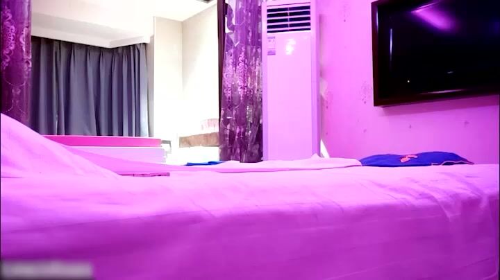 探访按摩店 硕果仅存的谈话大哥，半套服务加钟干黑丝！